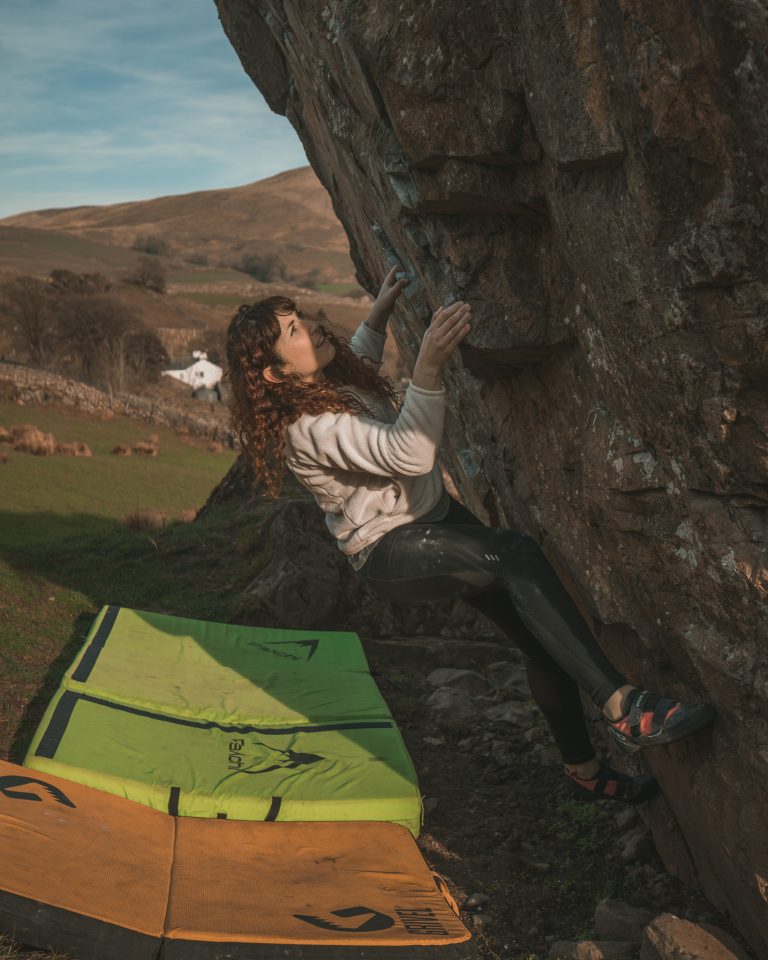 bouldering woman 6a kentmere