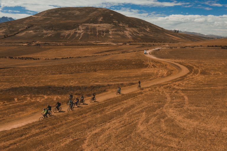 drone peru mountain bike flashpack