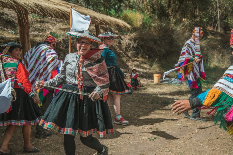 flashpack peruvian dancing tour