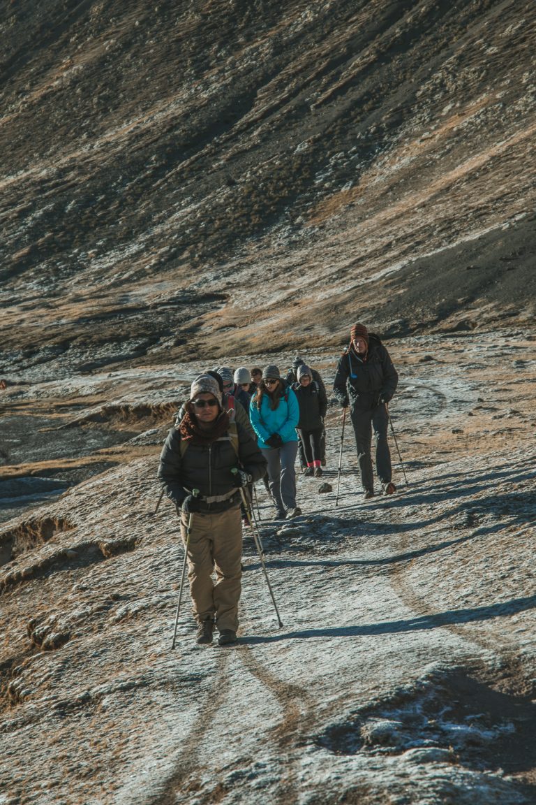 rainbow mountain hike flashpack alternate peaks peru