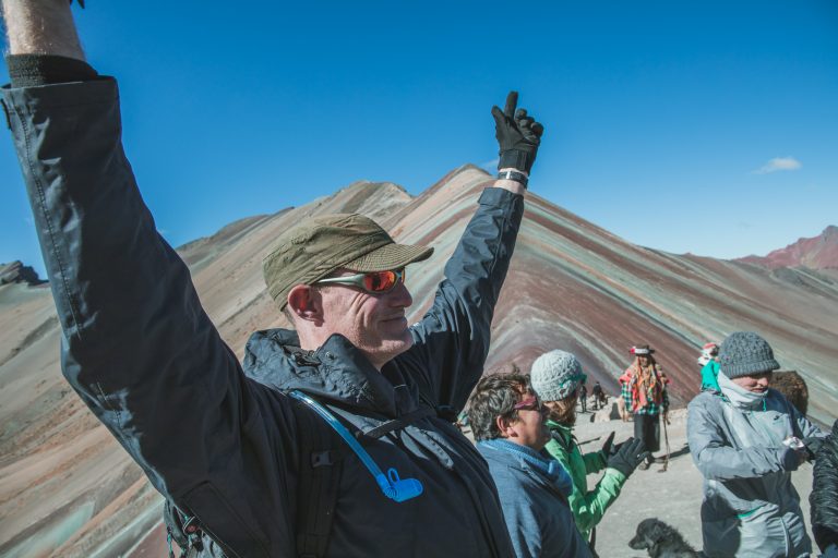 rainbow mountain peru summit