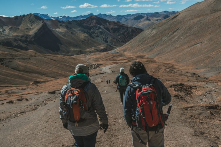 rainbow mountain peru flashpack solo travel