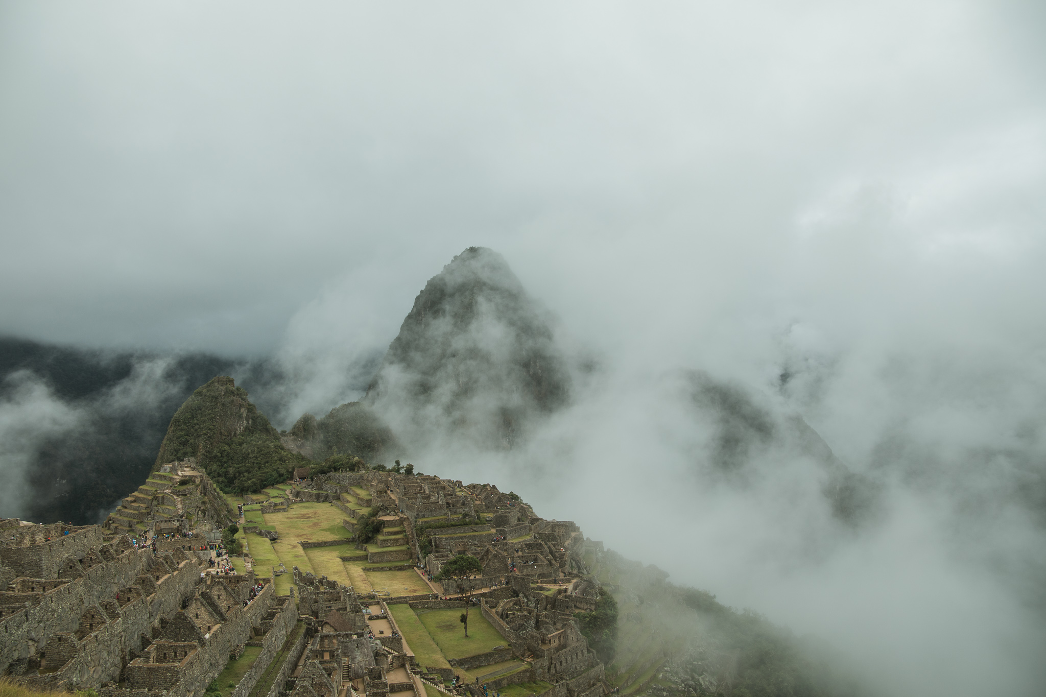 machu picchu misty day