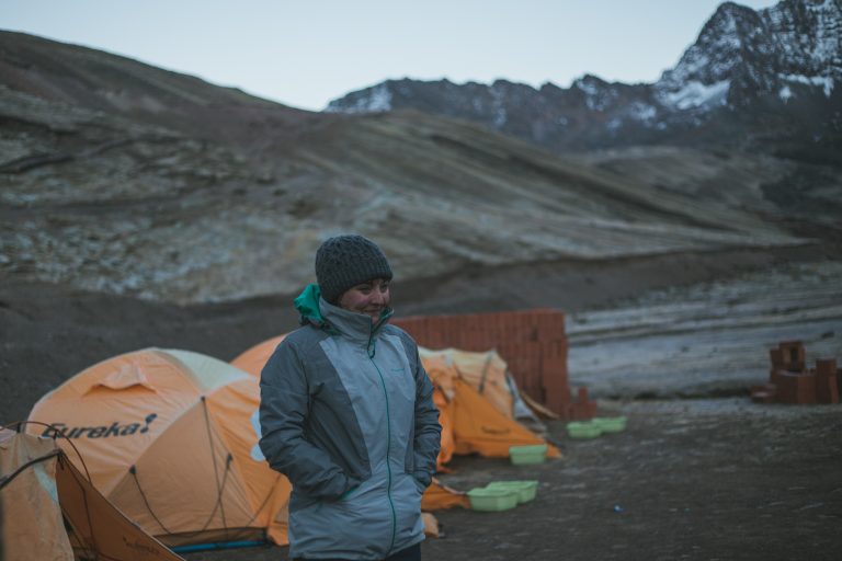 rainbow mountain base camp flashpack tour morning